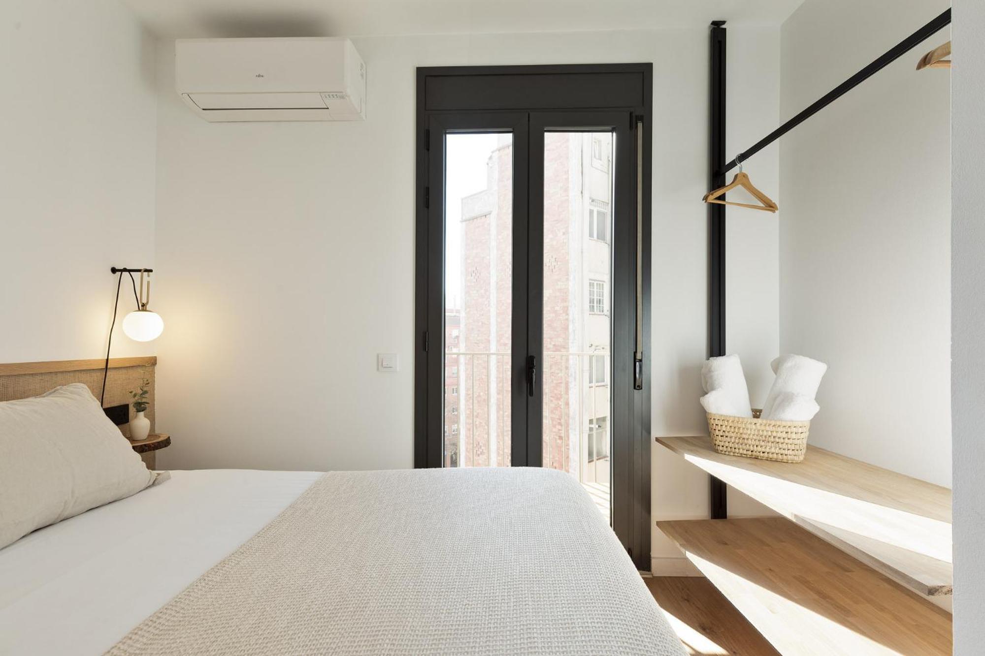 Friendly Parlament Apartment Barcelona