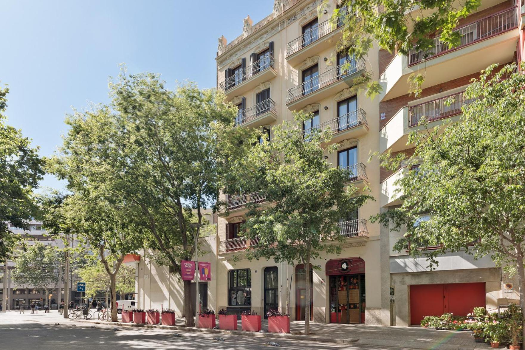 Friendly Parlament Apartment Barcelona